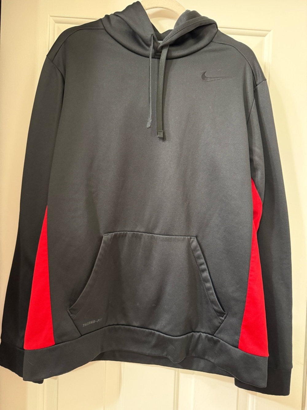 Nike Men’s Therma- fit Black Hoodie with Red Side Panels - Large